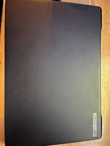 ASUS ROG Zephyrus M16 - 3