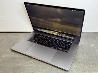 Macbook Pro 16" 2019 / I7 / 16GB / 2TB / Space gray - 3