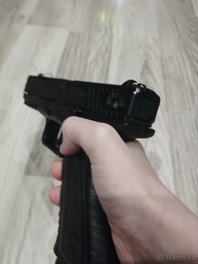 Prodám airsoft pistoli Glock APS hornet - 3