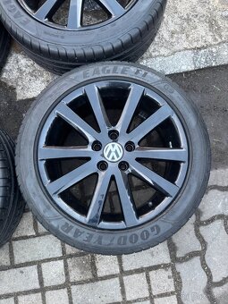 ORIGINÁL Alu Volkswagen R17, 5x112-TOP STAV, LETNÍ - 3