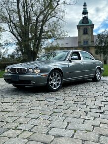 Jaguar XJ8L 4.2 V8 - 3