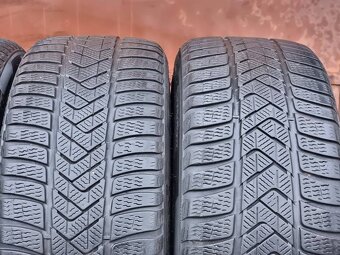 Zimní Pirelli 235/45/18 - 3