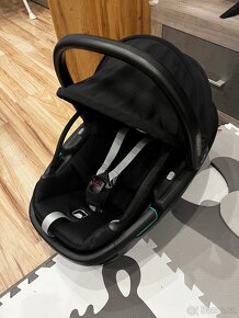 Maxi cosi coral 360 essential black - 3