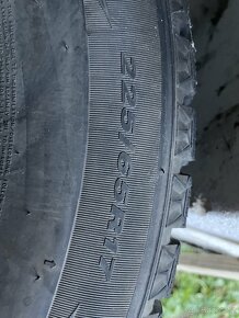 Zimní pneu Roadstone Winguard 225/65 R17 106T - 3