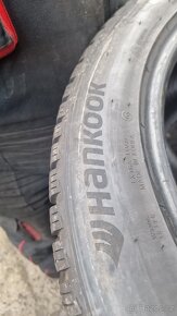 Prodám 4 zimní pneu HANKOOK 275/45/21,cena je za 4 kusy.Pouz - 3