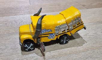 Mattel CARS auta a autobus Miss Fritter - 3