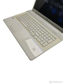 Sony Vaio PGC 71511M - 3