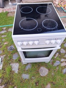 Elektrický sporák Electrolux na 220.v - 3