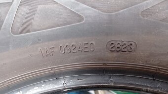 215/65  R16 H Continental - 3