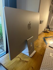 Apple iMac 2021 stříbrný 24” M1 + Touch ID CZ klávesnice - 3