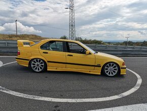 BMW E36 sedan 323i - 3