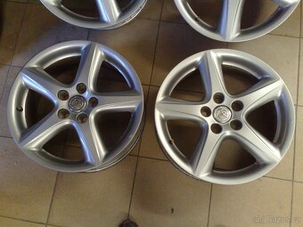 alu kola 5x114,3 r17 original toyota - 3