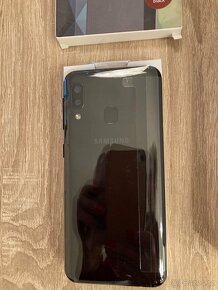 Samsung galaxy A20e - 3