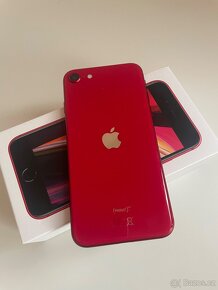 iPhone SE 2020 red - 3