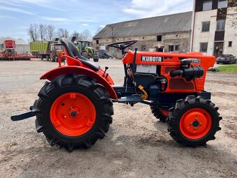 Japonský traktor Kubota B7001, profesionální repas - 3