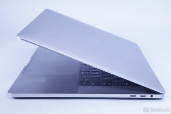 ZÁRUKA/Macbook Pro 15.4"TB/I7 2.9GHZ/16GB RAM/512GB SSD/BAT - 3