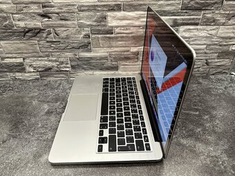 MacBook Pro 13" 2015 i5 / 8GB / 256GB - 3