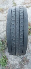 Podám GOODYEAR FUELMAX D 295/60 R 22.5 150/147K - 3