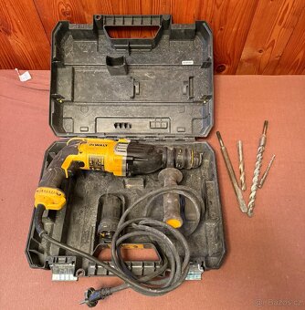 Pneumatické kombinované kladivo DeWALT D25144K-QS - 3