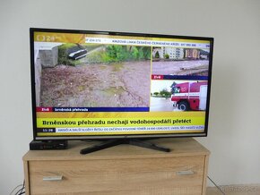 LED  Televize  JVC  úhl. 103 cm. - 3