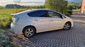 Toyota Prius III - 1,8 HYBRID r.2010 - 3