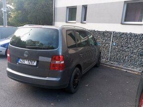 Auto Wolkswagen Touran 2.0 TDI - 3