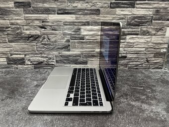 MacBook Pro 13" 2015 i5 / 8GB / 256GB - 3