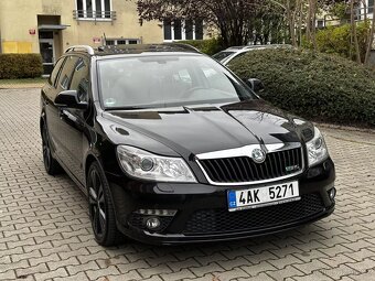 Škoda Octavia RS II 2.0 TDI DSG Facelift Navi Xenony Šíbr - 3