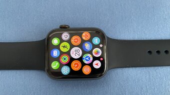 Apple Watch Series 7 45mm Cellular Grafitový nerez - 3