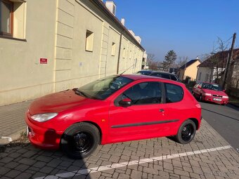 Peugeot 206 1.4i benzin Rok 2002. Zimní pneu - 3