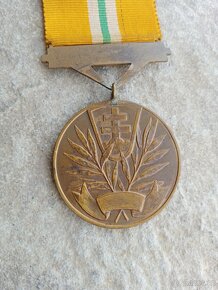 Medaile Slovenský stat ....  Za zásluhy - 3