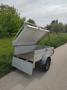 hliníkový přívěsný vozík s víkem STK 3/28 - 3