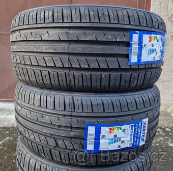 4x Nove letni pneu pneu 225/40/18...92Y...XL. ZEETEX - 3