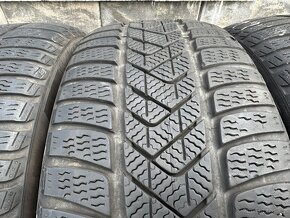 Zimní pneu 225/45/18 Pirelli RFT - 3