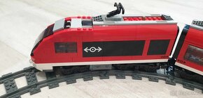 LEGO VLAK 7938 PASSENGER TRAIN - 3