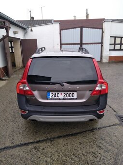 Volvo XC 70 2,4 D5 manuál - 3