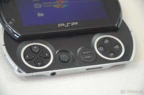 SONY PlayStation Portable GO 16GB - 3