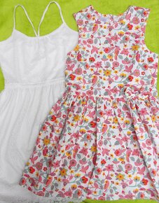 Letní květované šaty C&A vel. 134 - 3
