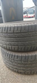 Pneu 235/55R17 - 3