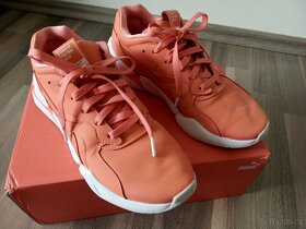 PUMA x PANTONE nova trainers in living coral - 3