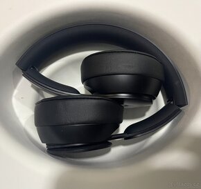 Bezdrátová sluchátka Beats Solo3 Wireless černá - 3