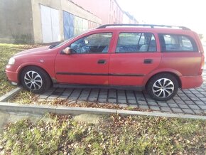 Opel Astra Caravan - 3