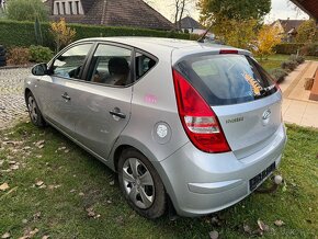 Hyundai i30 1,4i 77kW Klima /NA NÁHRÁDNÍ DÍLY/ - 3