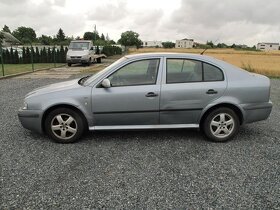 Škoda Octavia 1,4 pouze 1 maj. motor občas kouří - 3