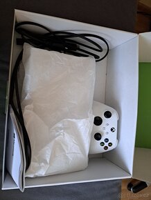 Xbox series s + ovladač - 3