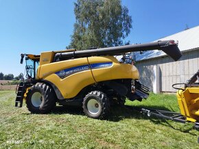 New Holland CR 8.90 - 3