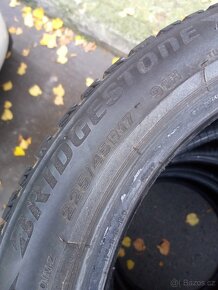 Prodám zimní pneu 225/45/17 Bridgestone - 3