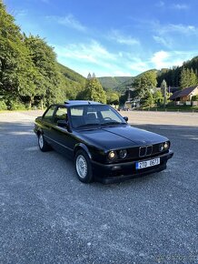 BMW E30 318is - 3