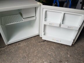Malá lednice Zanussi ZT70 - 3