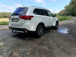 Mitsubishi Outlander R.V. 2016 plná výbava 7míst - 3